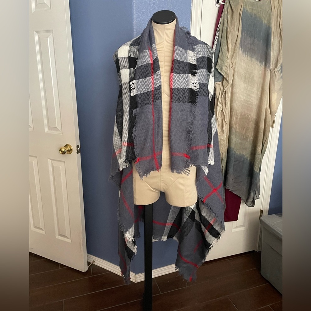 Plaid Waterfall Vest - Picture 4 of 7